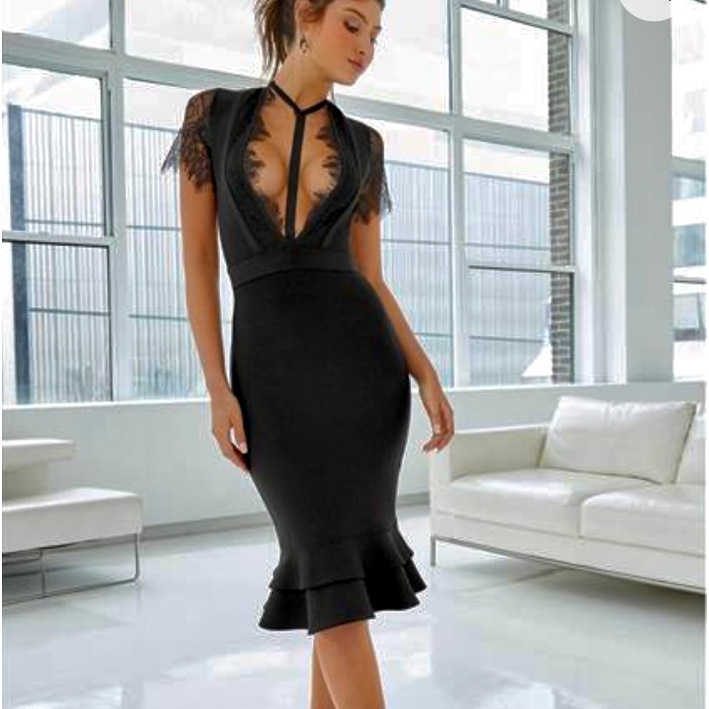 Beautiful body con venus dress really holds you in, has a slimming effect